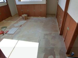 床　フロアータイル施工の画像